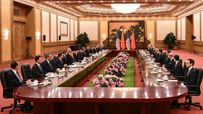 Presiden Donald Trump memuji kepemimpinan Presiden Xi Jinping dalam pidato pembukanya saat menggelar pertemuan bilateral di Beijing, Kamis (14/5)