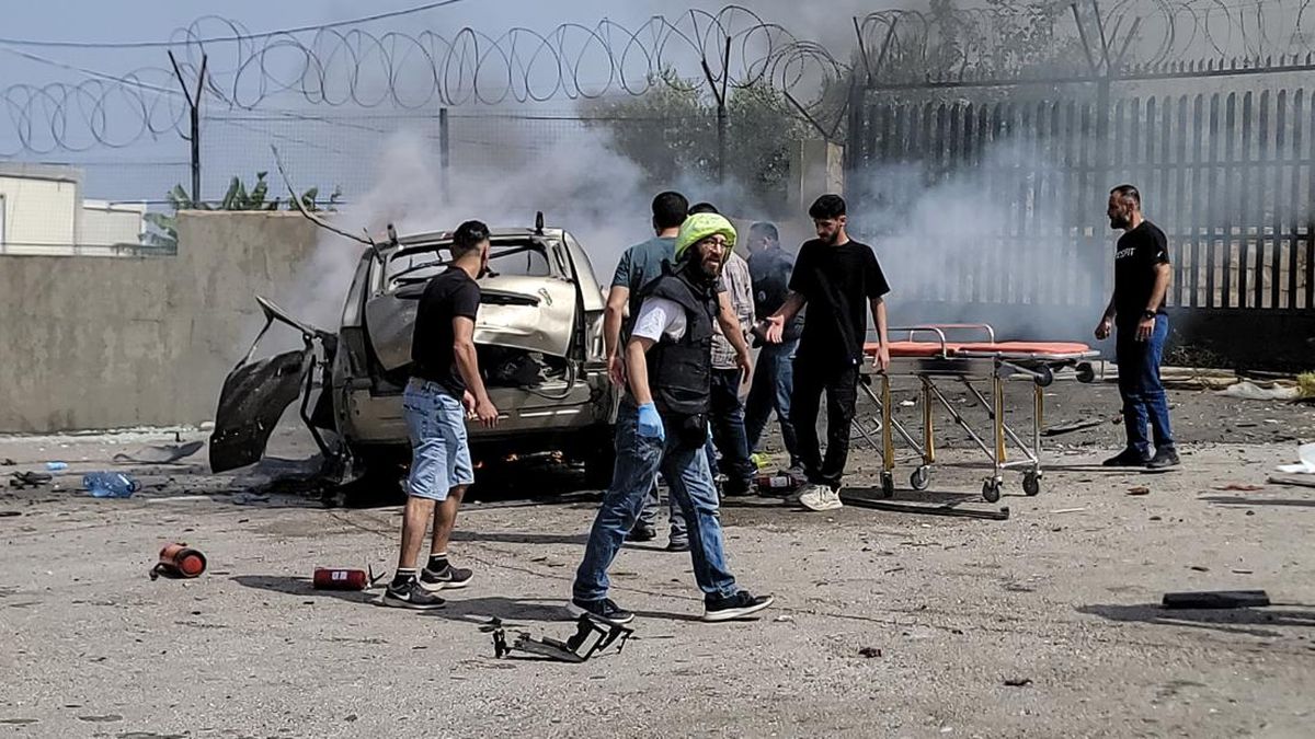 FOTO: Drone Israel Bom Jalan Raya Beirut-Lebanon Selatan, 8 Tewas
