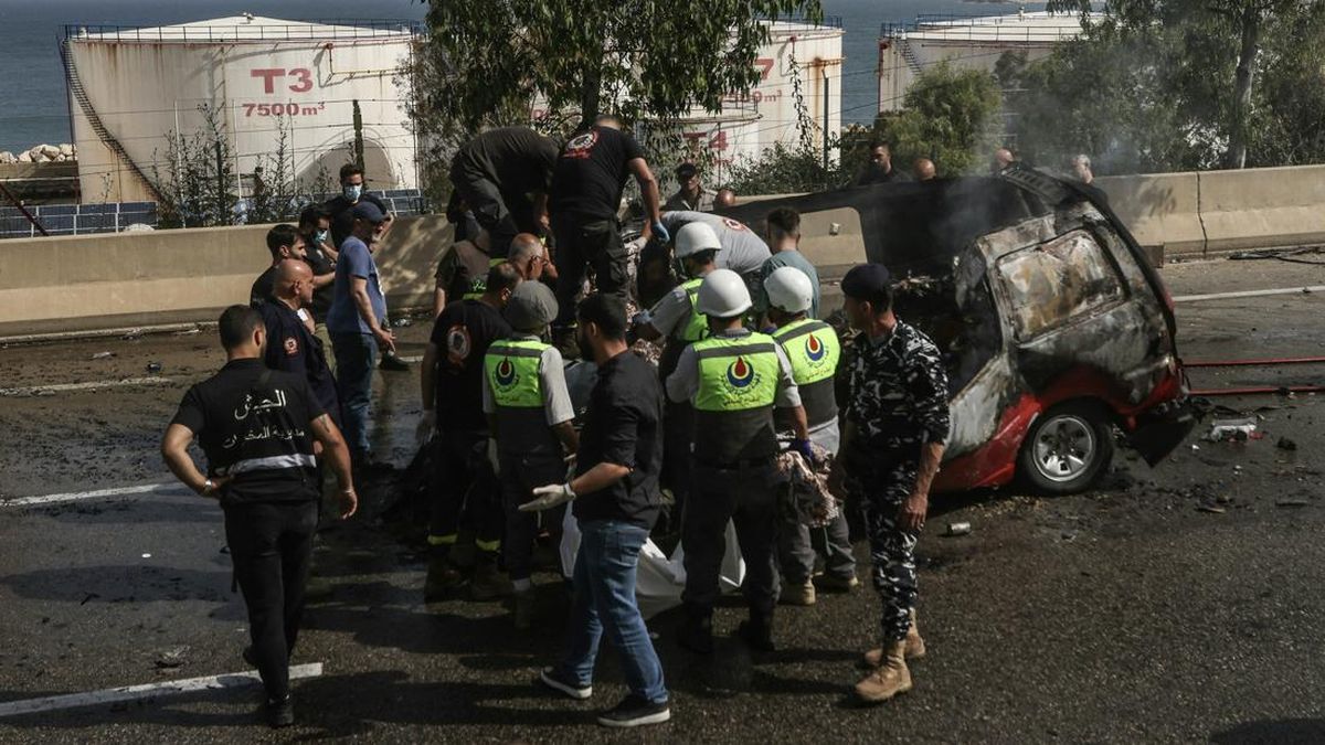 FOTO: Drone Israel Bom Jalan Raya Beirut-Lebanon Selatan, 8 Tewas