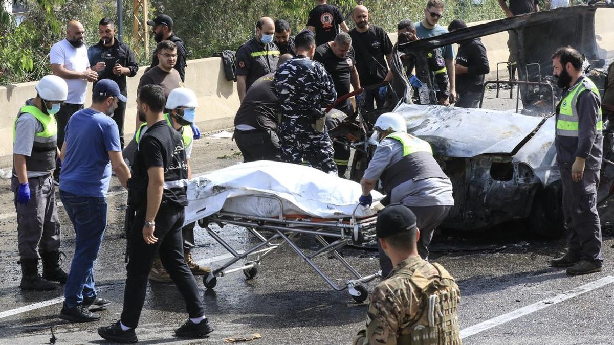 FOTO: Drone Israel Bom Jalan Raya Beirut-Lebanon Selatan, 8 Tewas