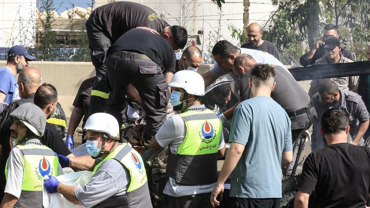 FOTO: Drone Israel Bom Jalan Raya Beirut-Lebanon Selatan, 8 Tewas