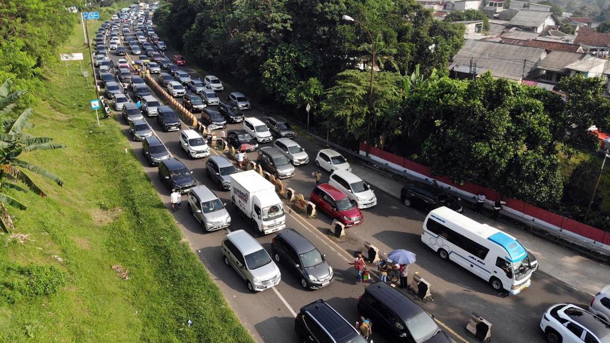 FOTO: Kepadatan Jalur Puncak Bogor saat Libur Kenaikan Isa Almasih