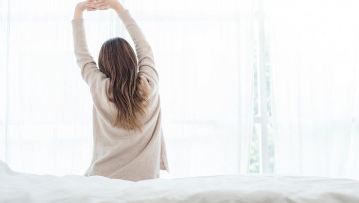 5 Manfaat Rutin Stretching 10 Menit Setelah Bangun Tidur