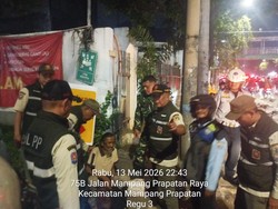 Viral Pemulung hingga Pengemis Penuhi Trotoar Mampang, Kini Dibawa ke Panti