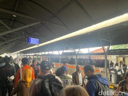 Libur Panjang, 38 Ribu Penumpang Padati Stasiun Daop 8 Surabaya