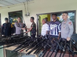 Warga Serahkan 52 Senjata Api Usai Bentrok Warga Dua Desa di Adonara NTT