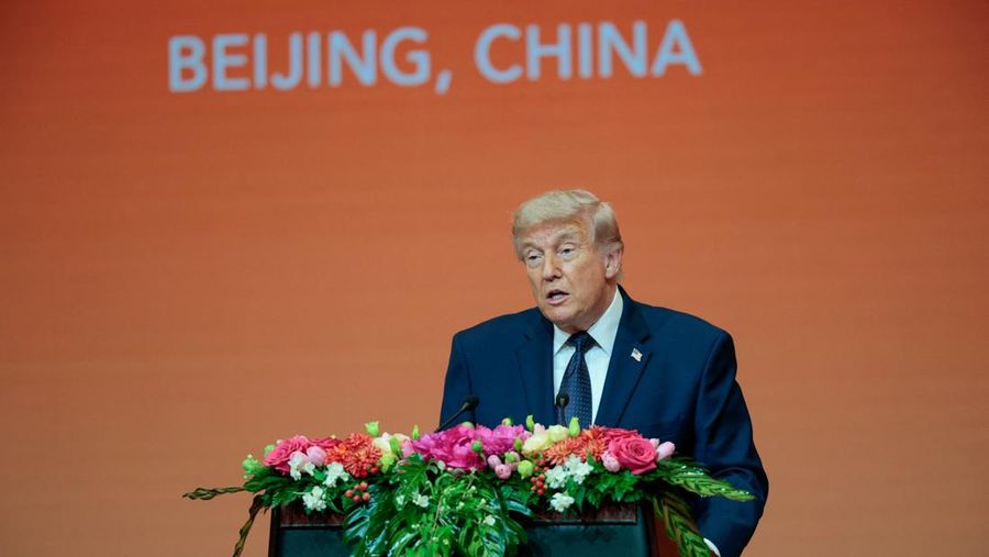 Presiden AS Donald Trump berbincang pada jamuan makan malam kenegaraan berbareng Presiden China Xi Jinping di Balai Besar Rakyat di Beijing, China, 14 Mei 2026.