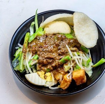 Serupa Tapi Tak Sama, Ini Perbedaan antara Gado-gado, Ketoprak dan Karedok