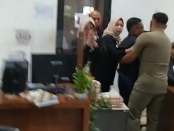 Viral Warga Protes Antrean Dipotong, Disdukcapil Batam Lakukan Penelusuran