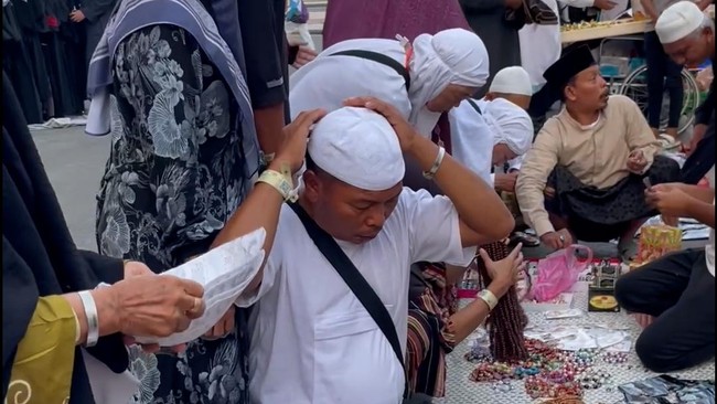 Ramai Pasar Dadakan di Kawasan Jemaah Haji Indonesia di Makkah