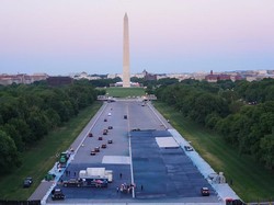 Trump Ubah Kolam Refleksi Washington Pakai Cat Biru, Makan Biaya Rp 264 M!