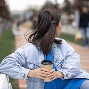5 Cara Unik Introvert Menunjukkan Perhatian Lewat 