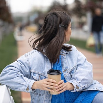 5 Cara Unik Introvert Menunjukkan Perhatian Lewat 