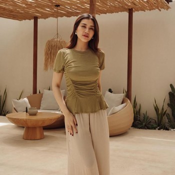 Get The Look: Inspirasi Outfit Casual Bernuansa Earth Tone ala Aaliyah Massaid