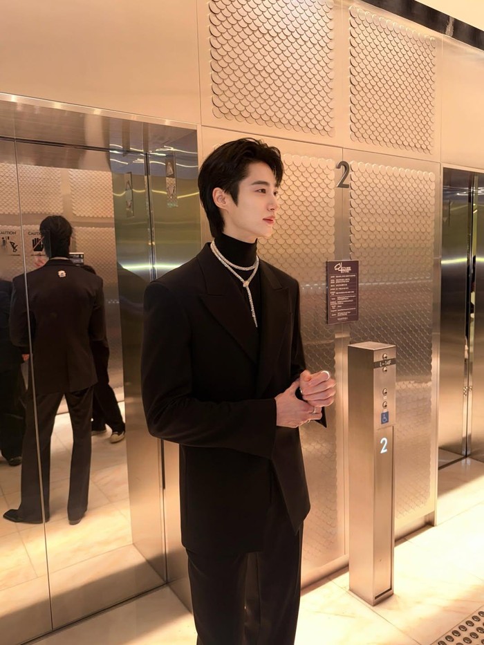 Momen tersebut juga menjadi ajang perdana sang aktor di acara BVLGARI setelah diperkenalkan sebagai brand ambassador BVLGARI pada Senin, (11/5/2026)./ Foto: instagram.com/byeonwooseok