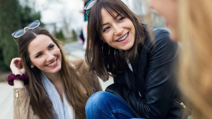 Orang yang lahir di bulan Februari dikenal penuh empati dan punya cara berpikir yang optimis. Mereka cenderung melihat potensi baik dalam diri setiap orang dibanding fokus pada kekurangan./ Foto: magnific.com/nensuria