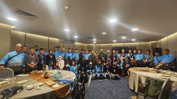 Aida Tourindo Wisata Lepas Keberangkatan 49 Jemaah Haji Khusus