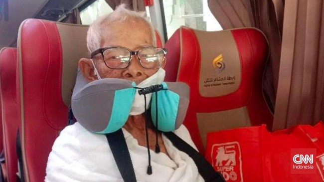 Meski tak lagi muda, Mardjiyono (103 tahun) tetap semangat untuk mengikuti rangkaian ibadah haji di tanah suci.