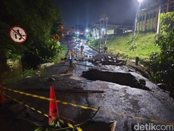 Jembatan di Jalan Honggowongso Ngaliyan Amblas dan Ditutup Total