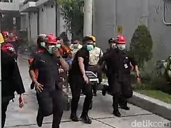 Pagi Hari Mencekam Saat PPJT RSUD dr Soetomo Dilalap Api