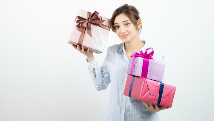 3 Zodiak yang Dikenal Baik Hati dan Sering Memberi Hadiah ke Orang Terdekatnya