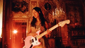 Berita Seputar Selebriti Insertlive Terkini : Cerita Olivia Rodrigo Merinding Saat Syuting MV di Istana Versailles