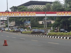Polisi Terapkan One Way Puncak Arah Jakarta Siang Ini