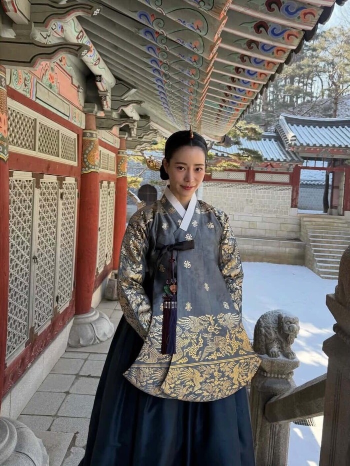 Saat ini, Lim Ji Yeon kembali menyapa penggemar dengan memerankan tokoh ikonik sebagai selir yang mengalami perjalanan waktu ke era modern, lewat drama 'My Royal Nemesis'./ foto: instagram.com/limjjy2