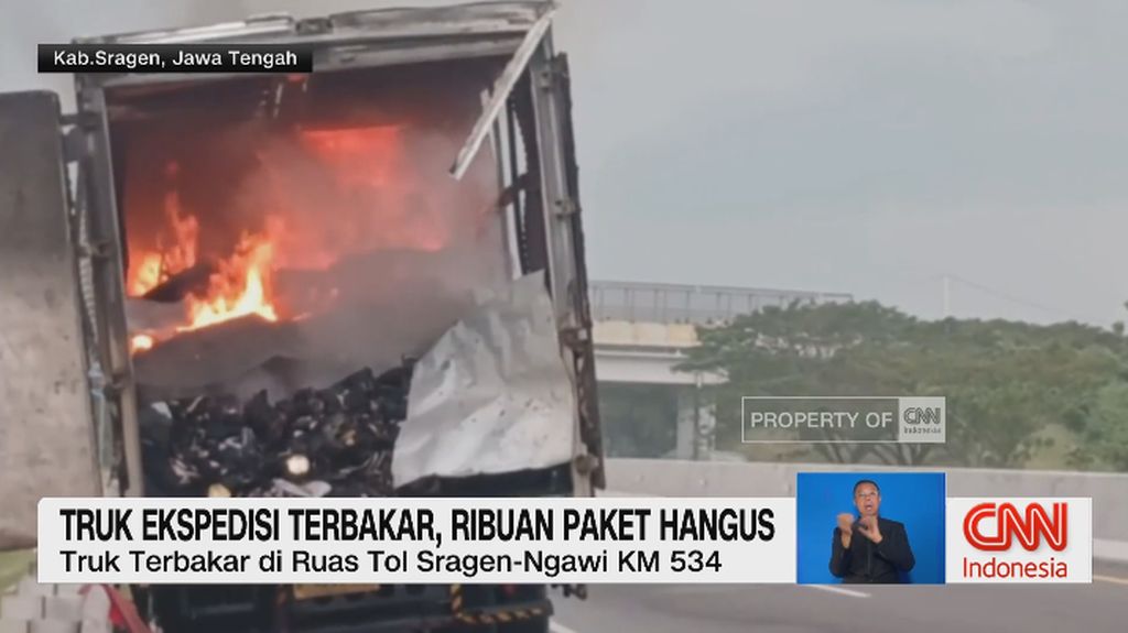 VIDEO: Truk Ekspedisi Terbakar, Ribuan Paket Hangus