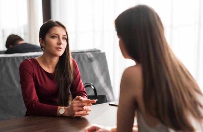 Virgo punya standar tinggi terhadap diri sendiri sehingga sulit menerima kritik dari orang lain. Mereka terutama kesal jika dikritik oleh orang yang dianggap kurang kompeten./ Foto: freepik.com