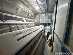 Lima Puluh Keluarga di Balik Deru Mesin Beras Widasari Indramayu