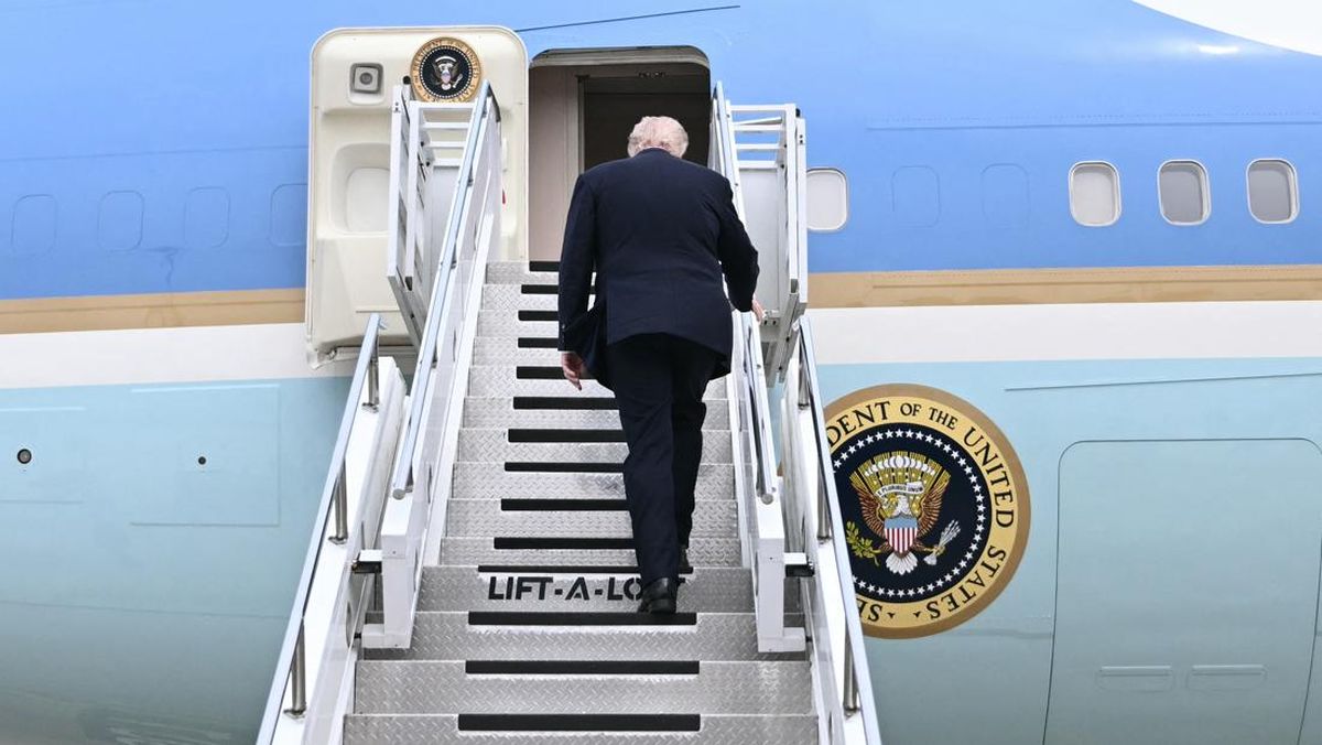 Pulang ke AS, Rombongan Trump Buang Semua Barang dari China