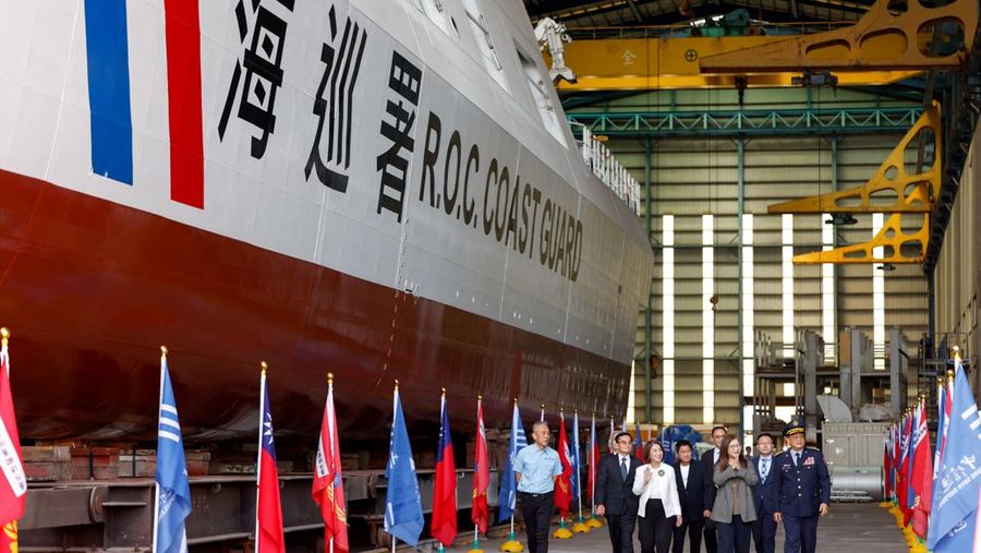 Menteri Dewan Urusan Kelautan Taiwan, Kuan Bi-ling, menghadiri aktivitas peluncuran kapal patroli katamaran kelas Anping CG615 di Kaohsiung, Taiwan, 15 Mei 2026.