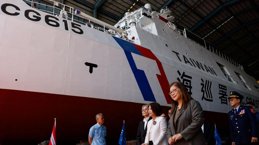 Menteri Dewan Urusan Kelautan Taiwan, Kuan Bi-ling, menghadiri aktivitas peluncuran kapal patroli katamaran kelas Anping CG615 di Kaohsiung, Taiwan, 15 Mei 2026.