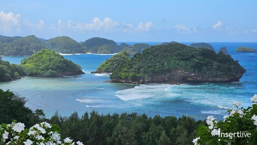 Pantai Teluk Asmara