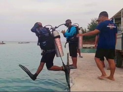 Ponsel Wisatawan Jatuh ke Laut di Pulau Pari, Polisi Menyelam Bantu Cari