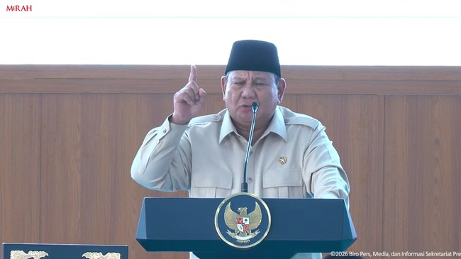 Prabowo tegaskan dirinya bertanggung jawab jika negara alami kelaparan, karena ia telah disumpah sebagai kepala negara sekaligus mandataris kedaulatan rakyat.