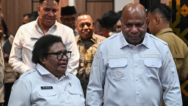 Wamendagri Ribka Haluk menegaskan tidak ada pemotongan Dana Otsus Papua. Penyaluran berjalan lancar, dengan 100% realisasi hingga 2025.