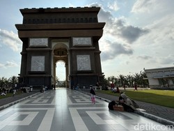 Simpang Lima Gumul Kediri Diserbu Wisatawan Saat Long Weekend