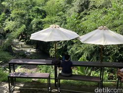 Angkringan The Beji, Hidden Gem Kuliner dengan Pemandangan Sungai di Klungkung