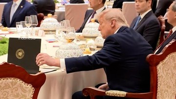 Viral Video Trump Sontek Catatan Xi Jinping, Apa Benar?