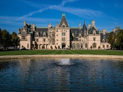 Ternyata... Rumah di Film Richie Rich Merupakan Hunian Terbesar di AS!