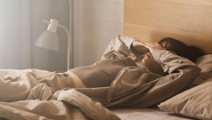 6 Cara Mengenali Orang yang Tidak Bahagia dari Kebiasaan Pagi Hari