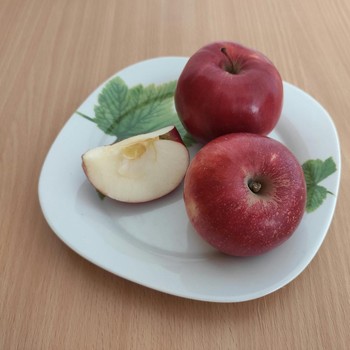 4 Manfaat Rutin Makan Satu Buah Apel di Pagi Hari, Bantu Diet hingga Jaga Kesehatan Jantung!