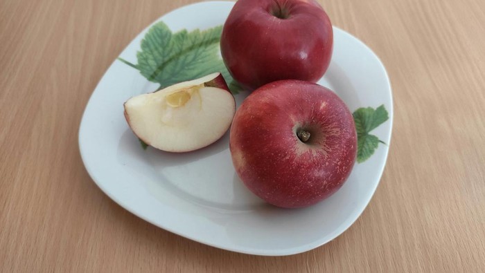 4 Manfaat Rutin Makan Satu Buah Apel di Pagi Hari, Bantu Diet hingga Jaga Kesehatan Jantung!