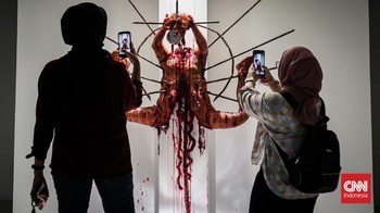 FOTO: Instalasi Macabre Art Pamerkan Sisi Tragis 'Ghost in the Cell'