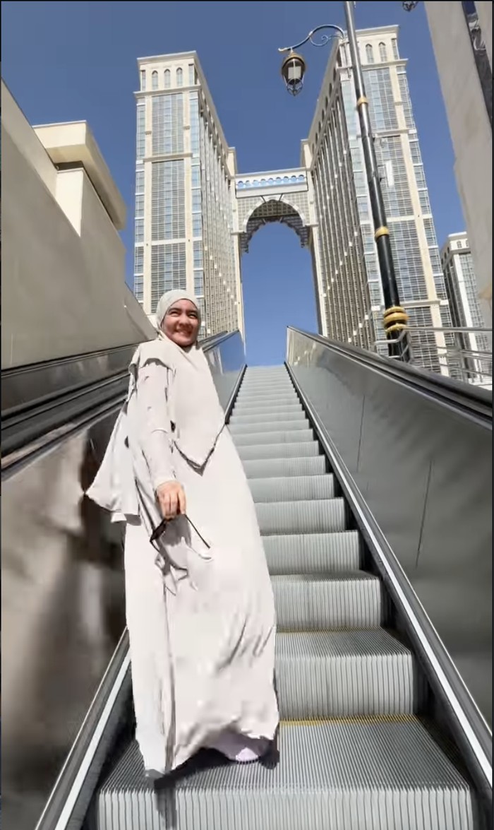 Intan Nuraini jalani ibadah haji tahun ini.