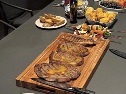 Cara Bikin Steak ala Fine Dining Pakai Daging Kurban di Rumah