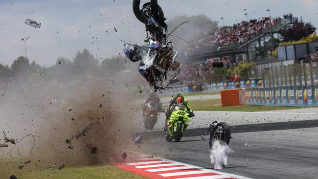 Klasemen MotoGP 2026 mengalami perubahan setelah pembalap Pertamnina Enduro VR46, Fabio Di Giannantonio, menang dramatis pada Minggu (17/5).