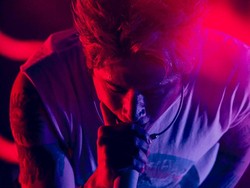 Video Singgung Situasi Dunia di Konser Jakarta, Taka ONE OK ROCK: Kacau Balau!